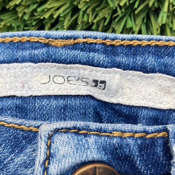 Joe’s shorts - Picture 2 of 4